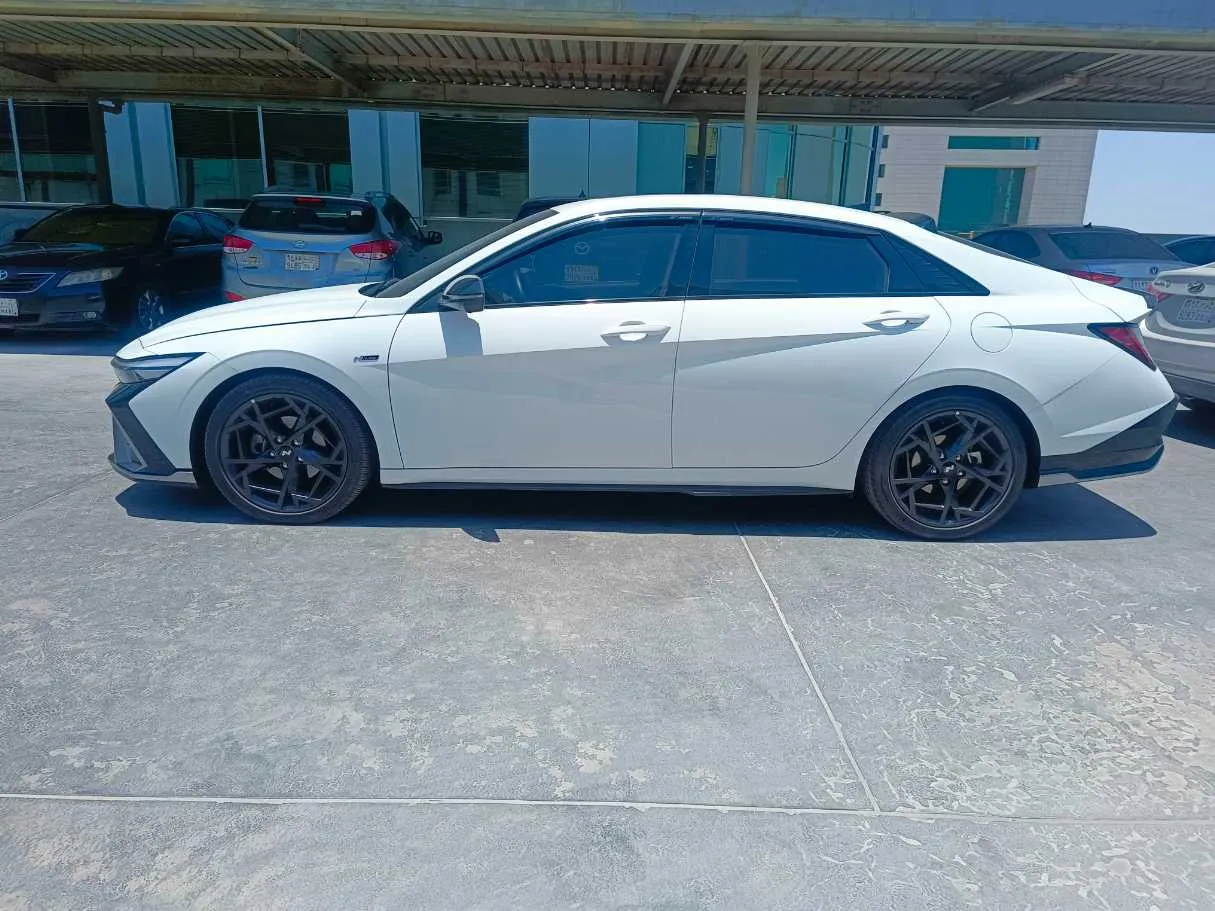 Car image 8