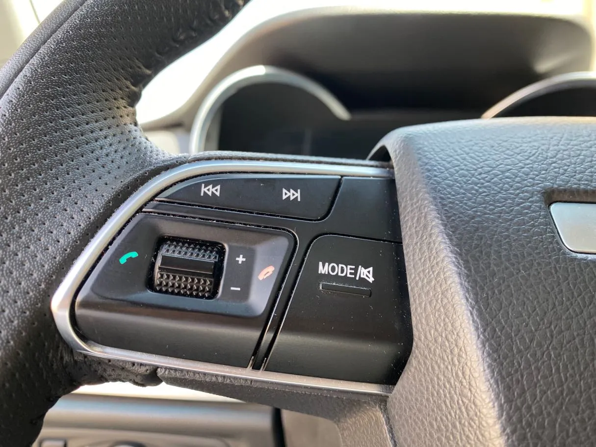 Car image 24