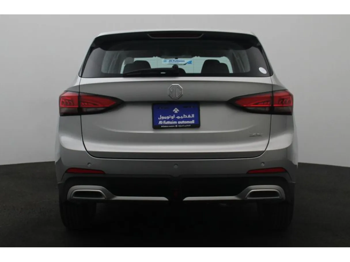 Car image 12