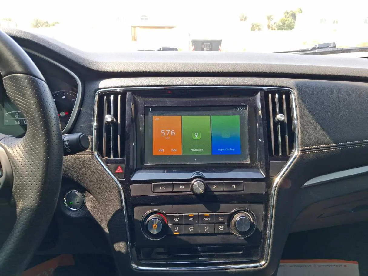 Car image 16