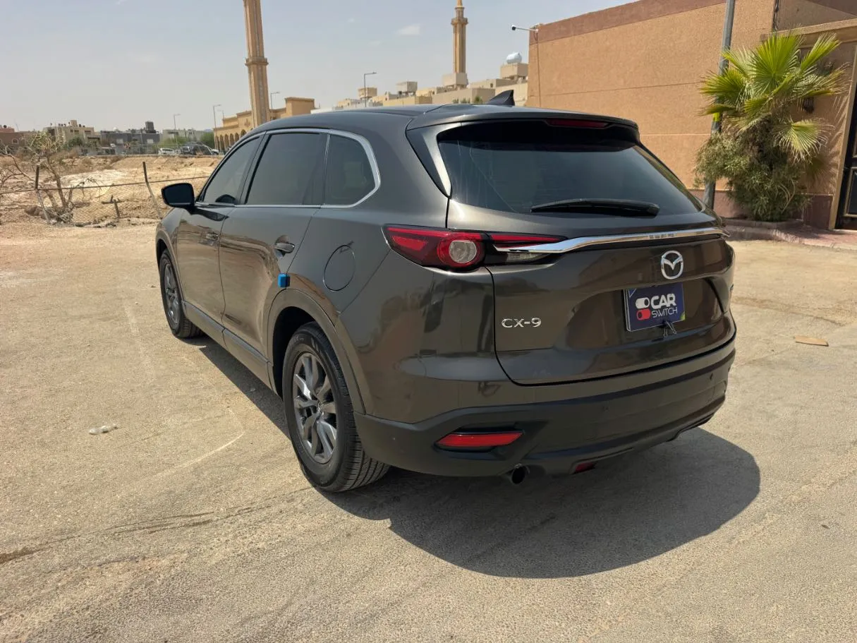 Car image 7
