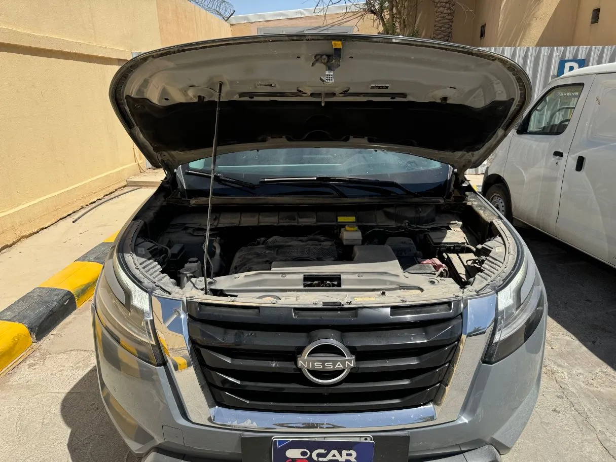 Car image 24