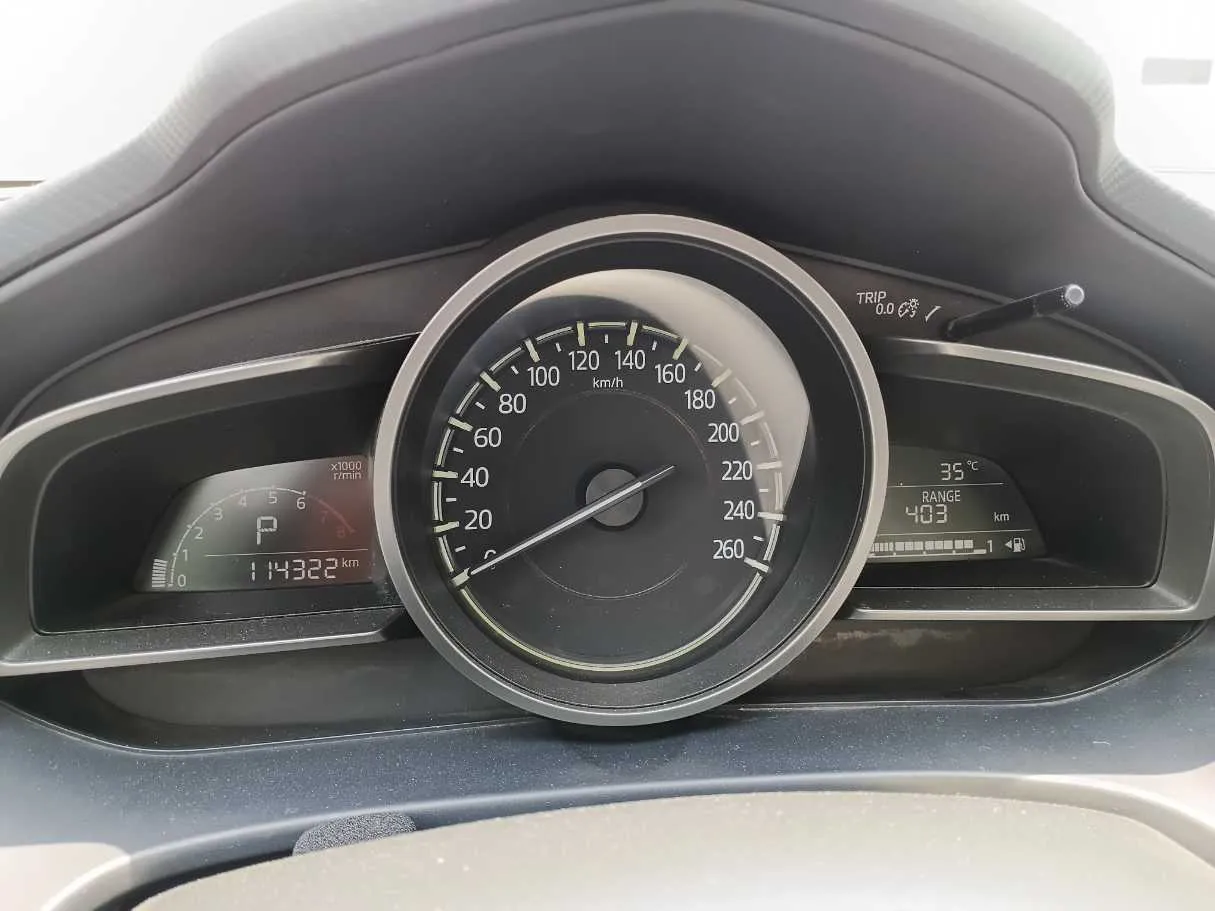Car image 18