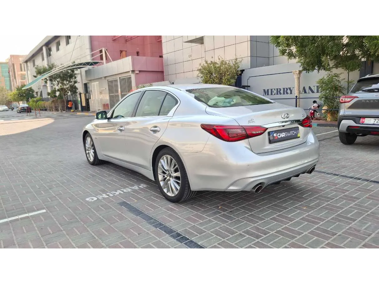 Car image 7