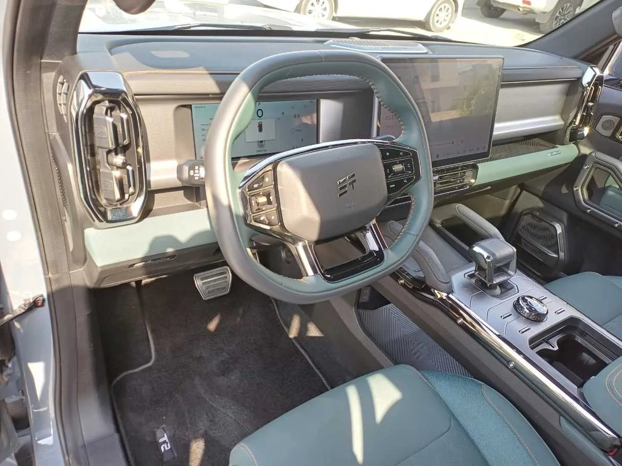 Car image 11