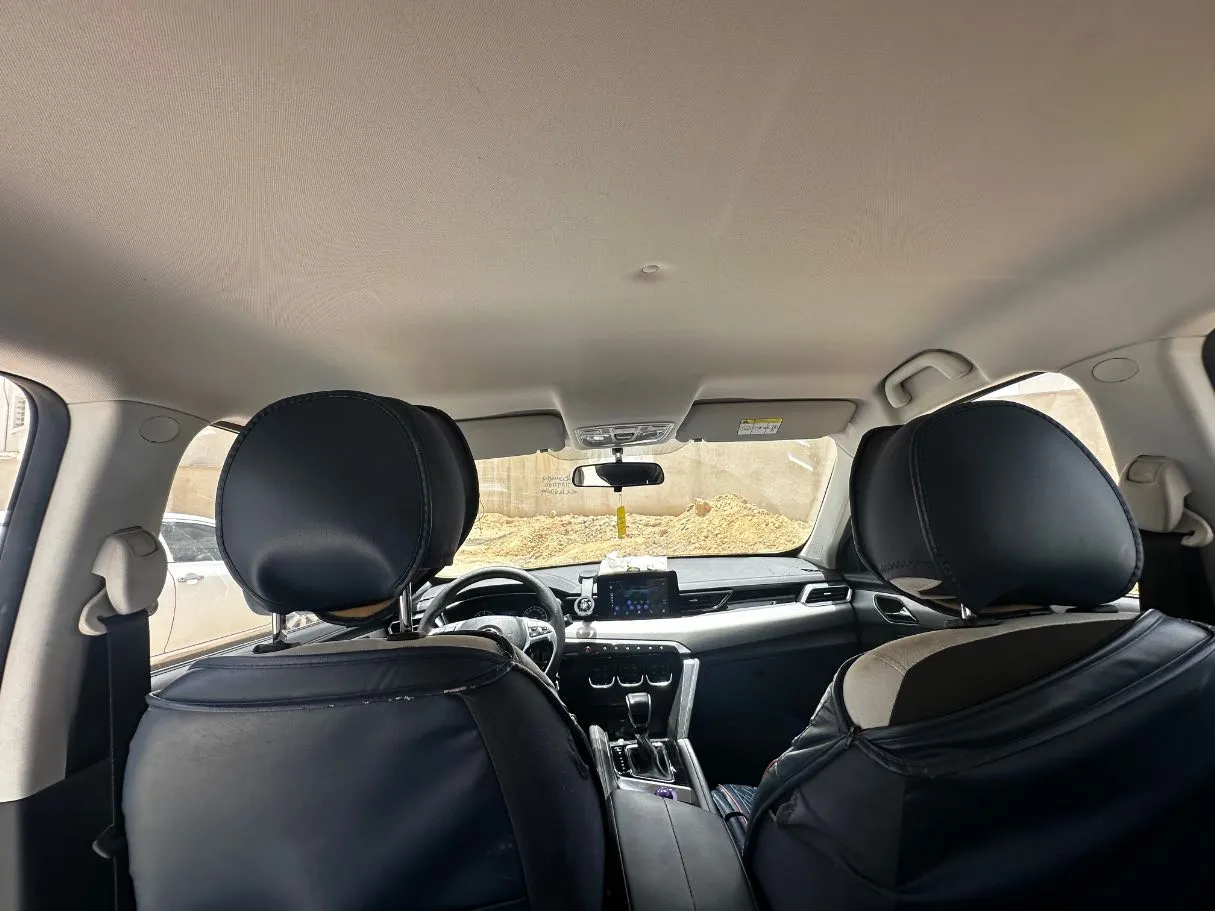 Car image 16