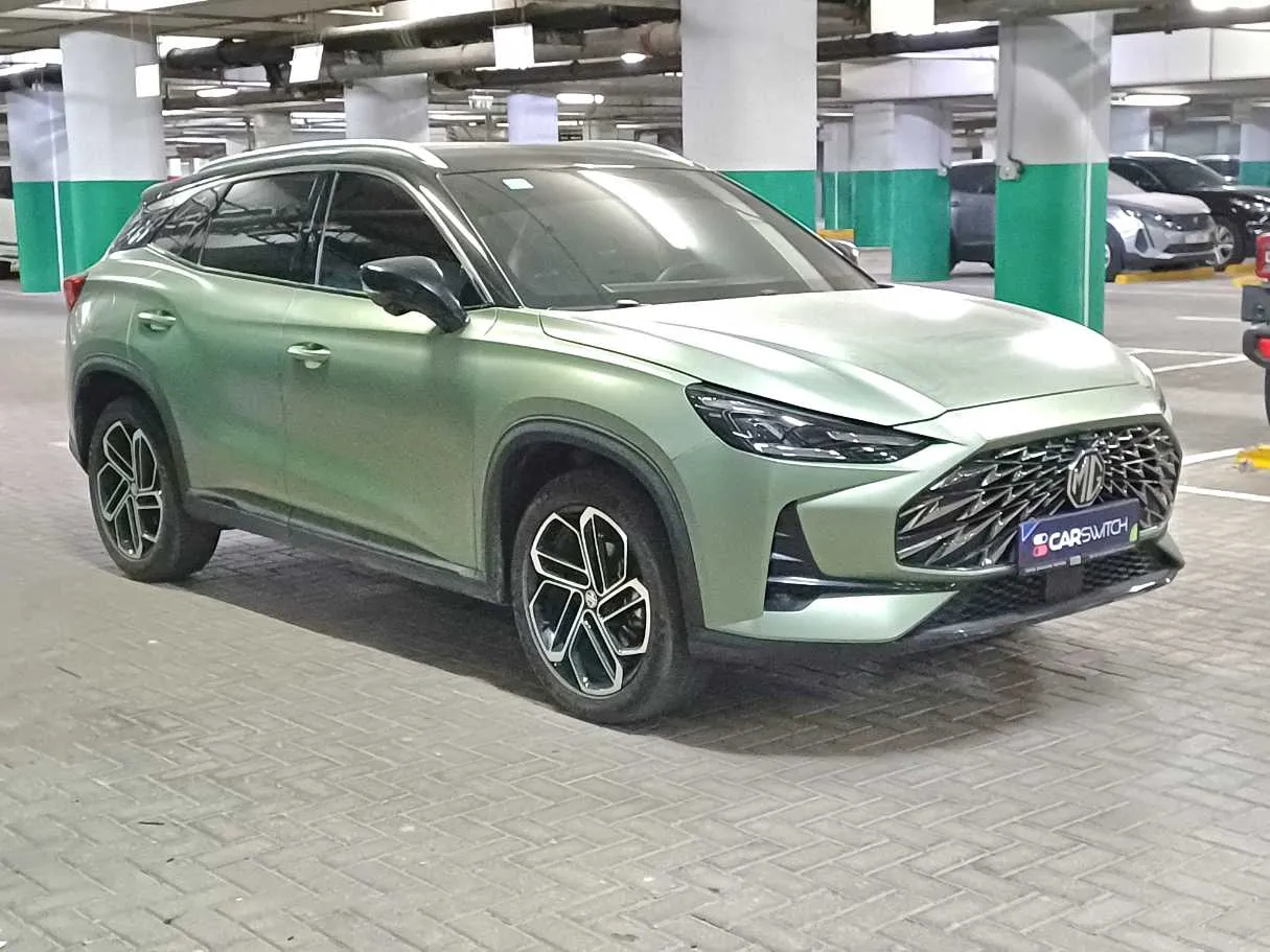 Car image 4