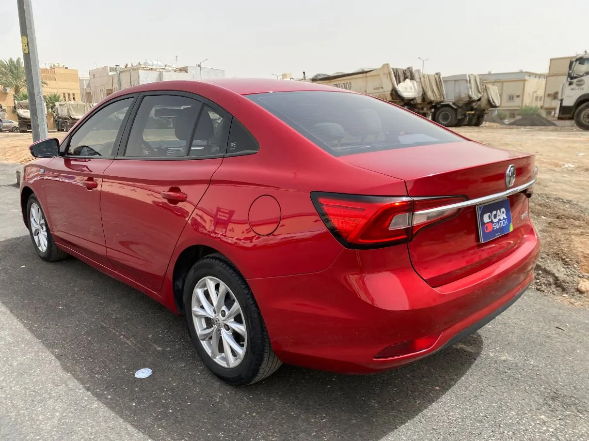 Car image 7