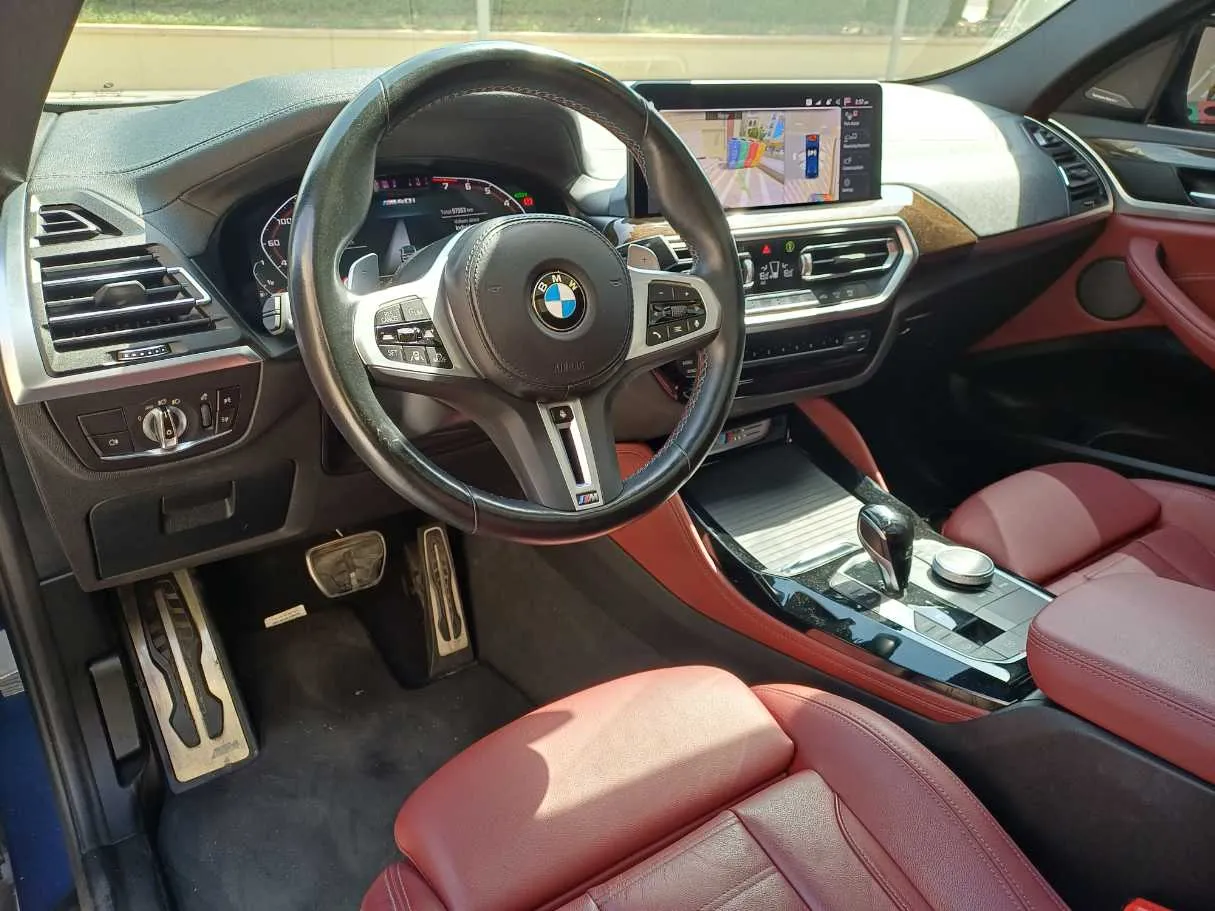 Car image 12