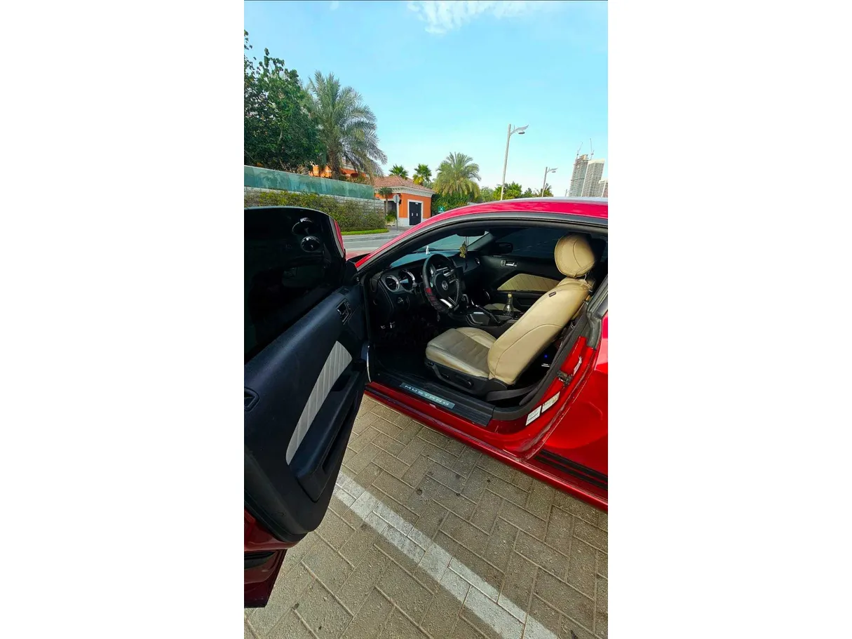 Car image 8