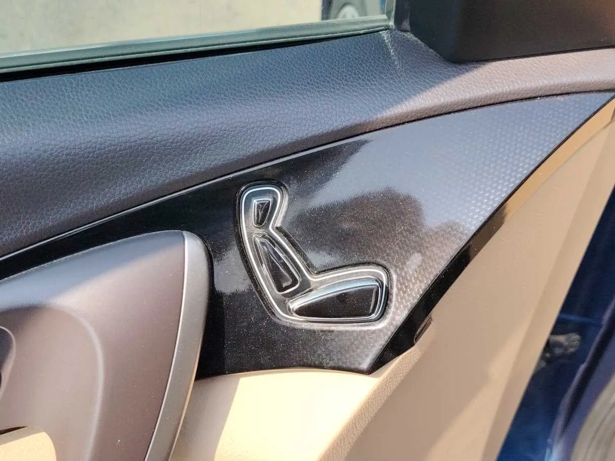 Car image 31
