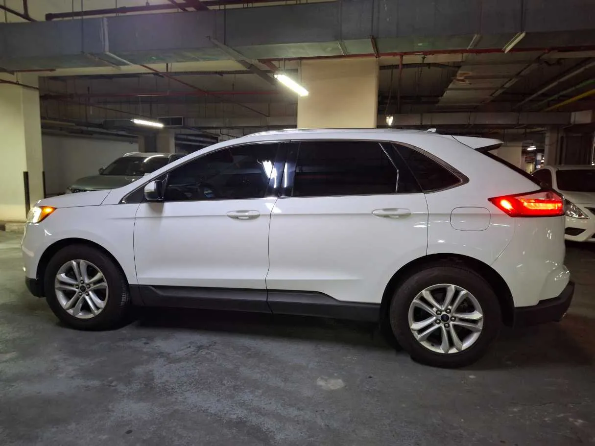 Car image 8