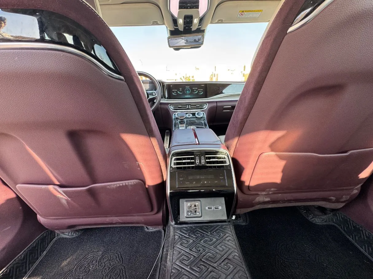 Car image 23