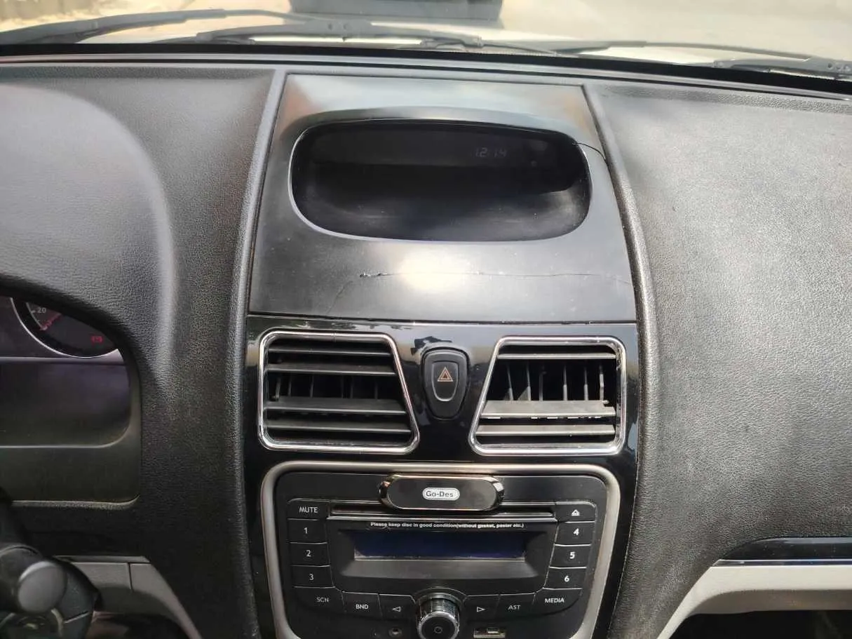 Car image 27