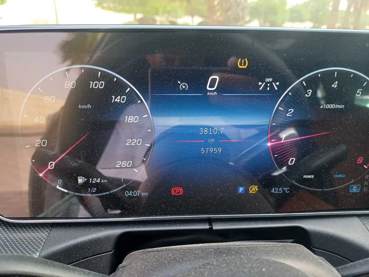 Car image 20