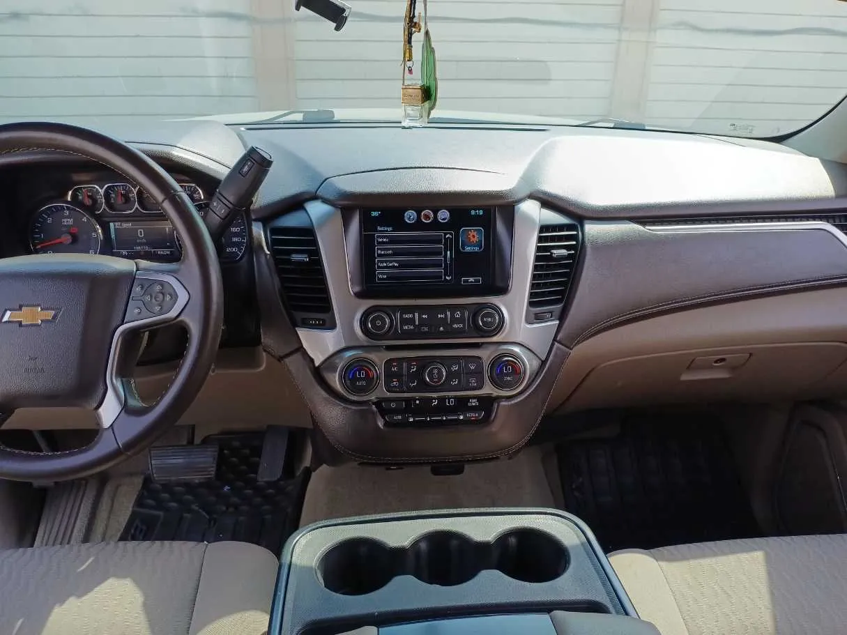 Car image 15