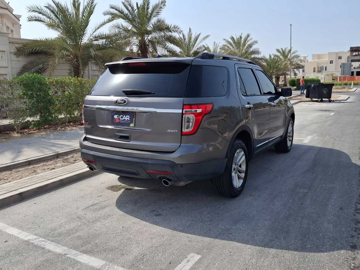Car image 5