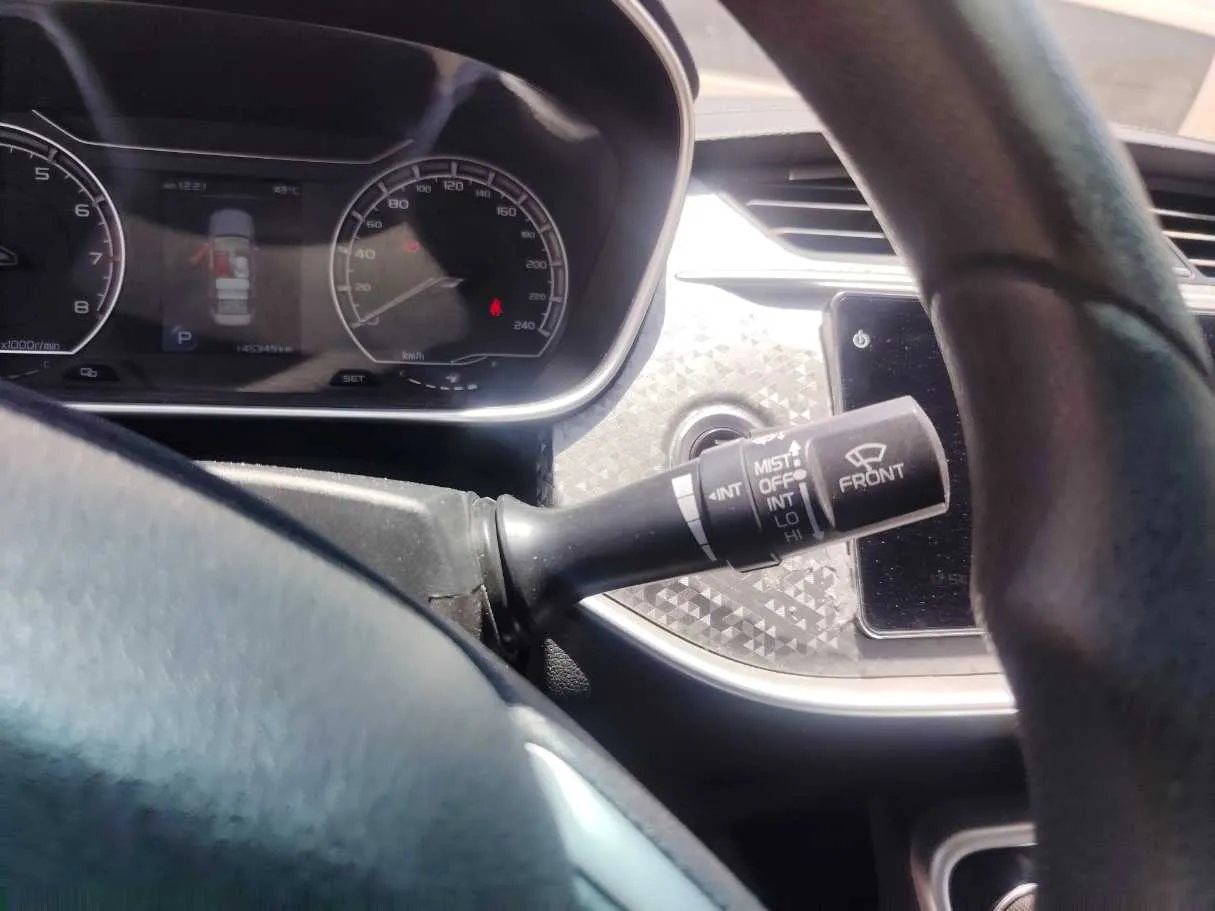 Car image 29