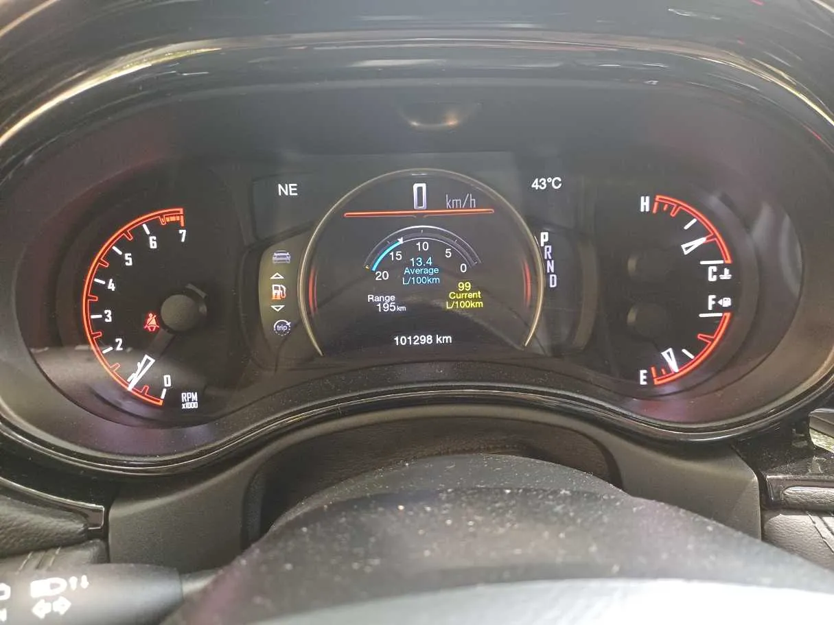 Car image 20
