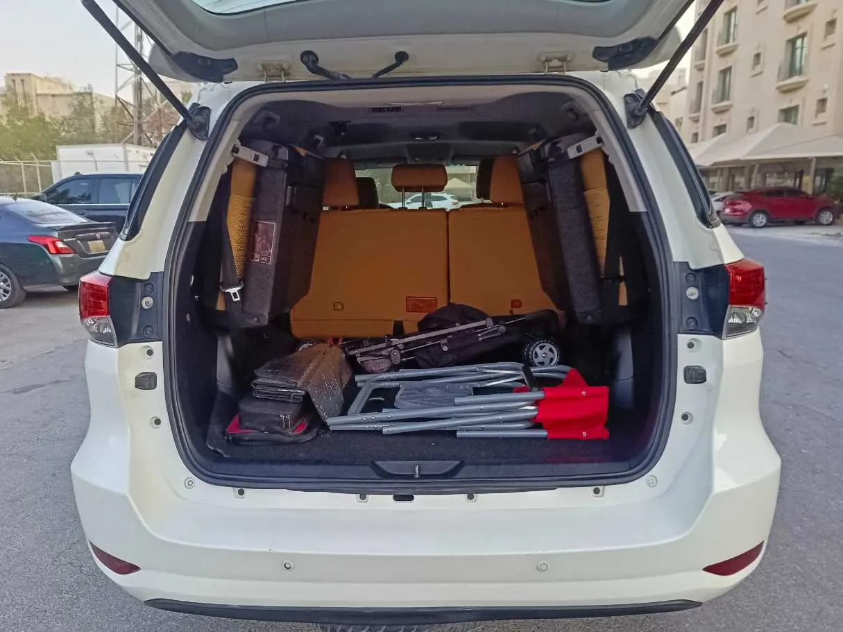 Car image 23