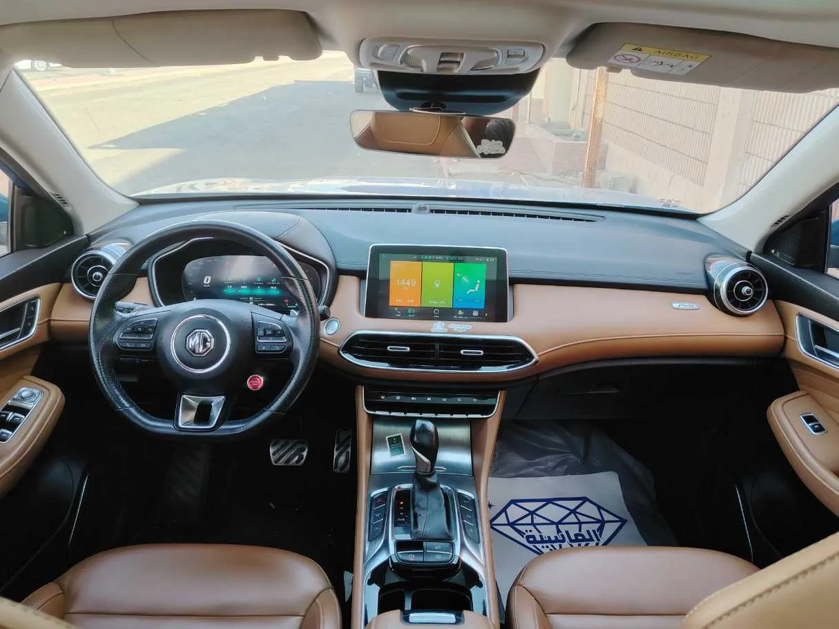 Car image 18