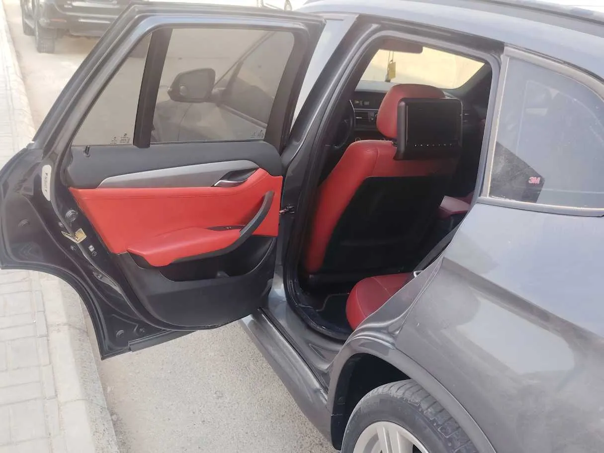 Car image 13