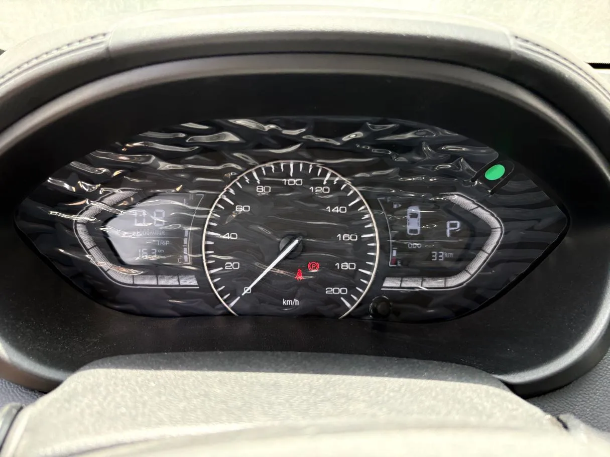 Car image 10