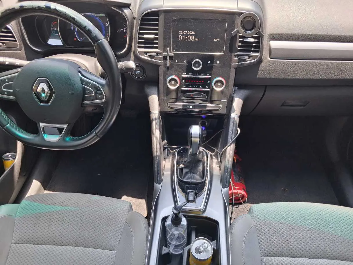 Car image 16