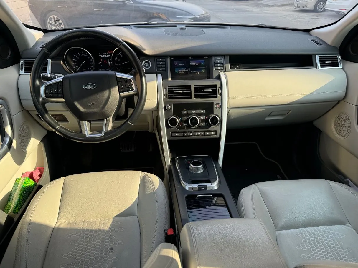Car image 15