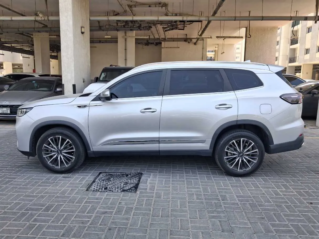 Car image 8