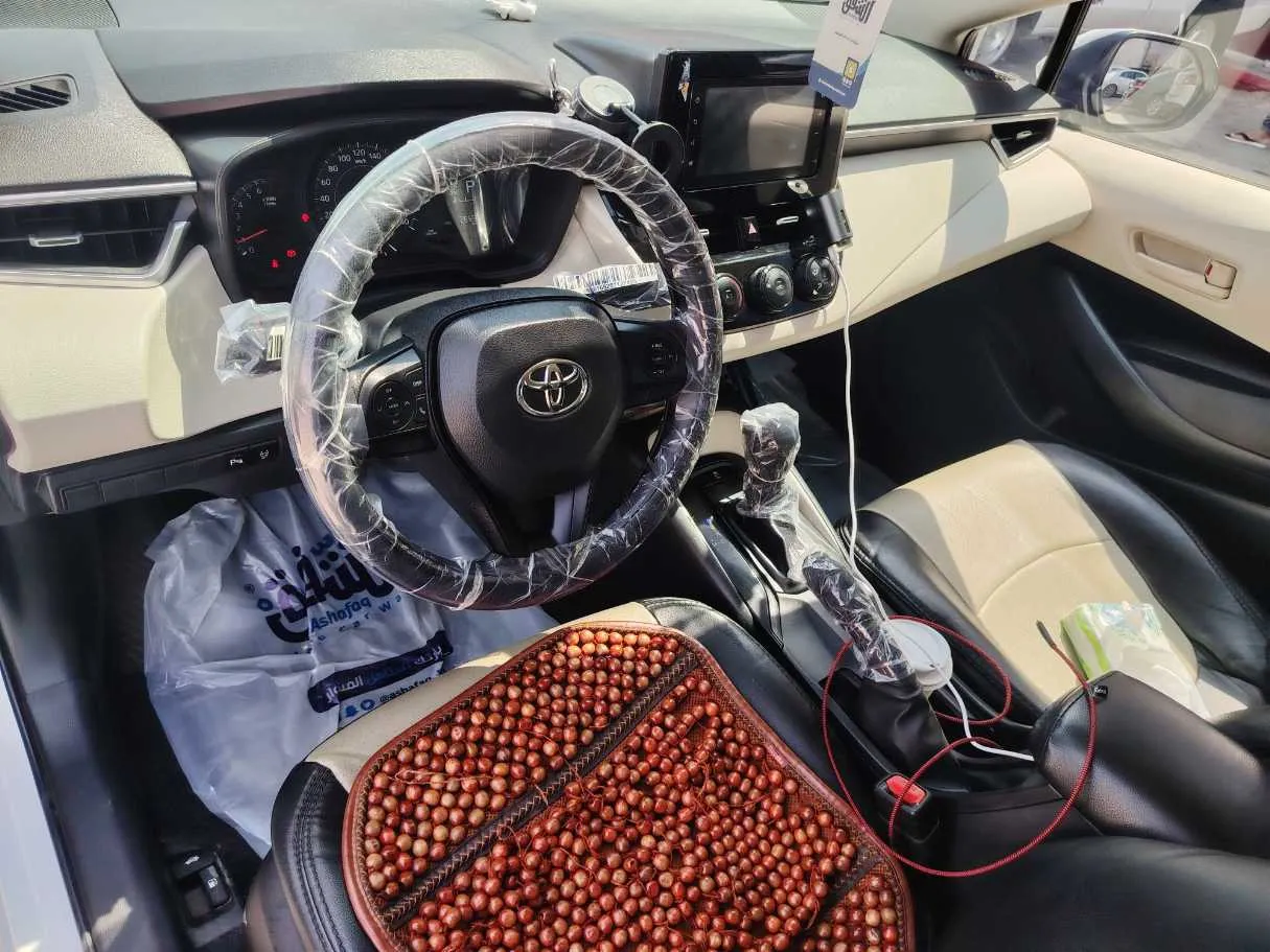 Car image 13