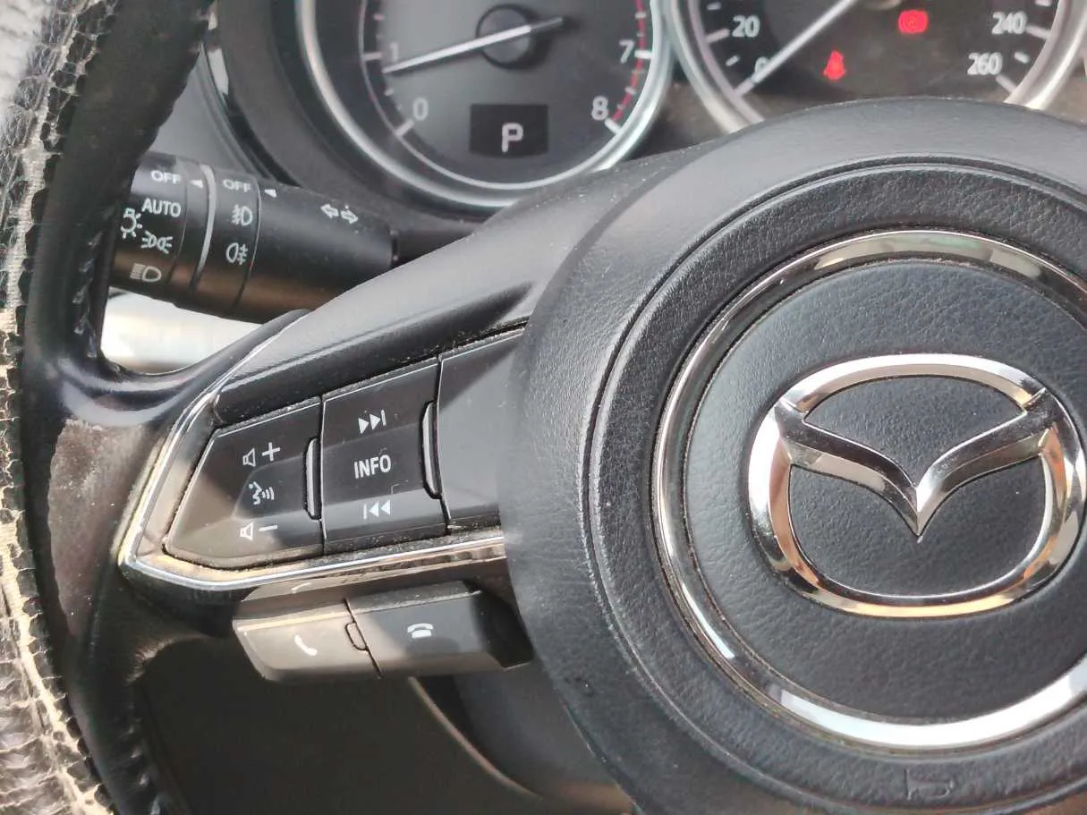 Car image 23