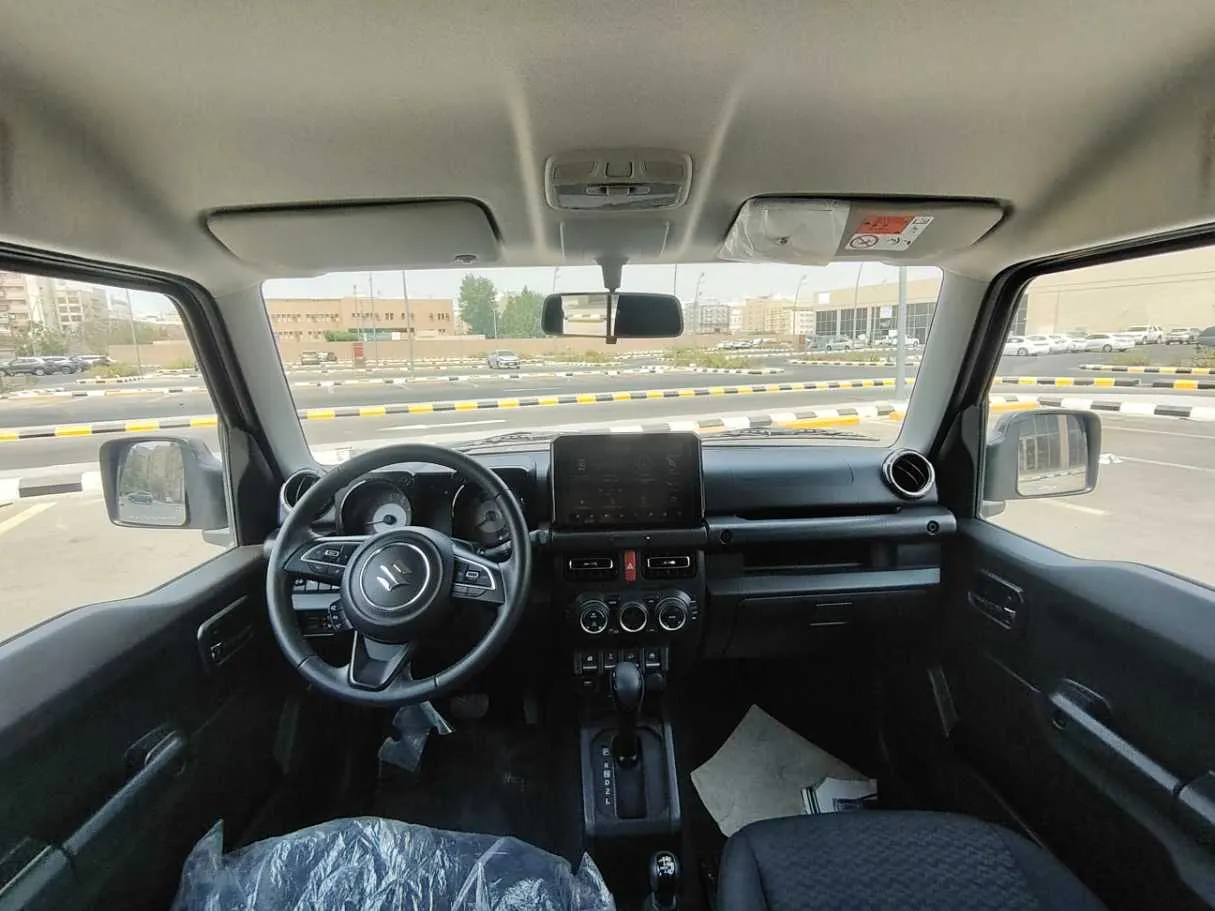 Car image 16