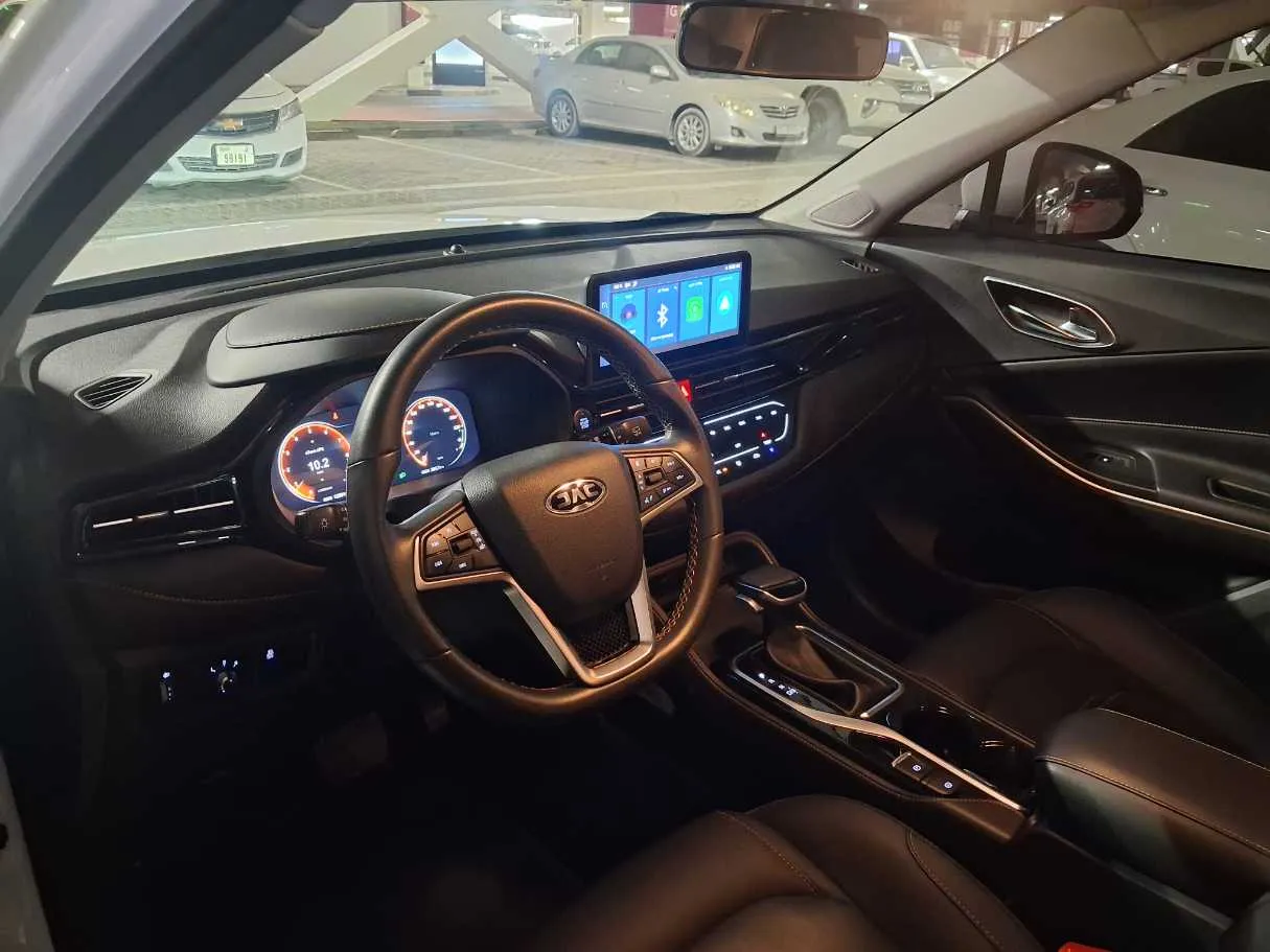 Car image 8