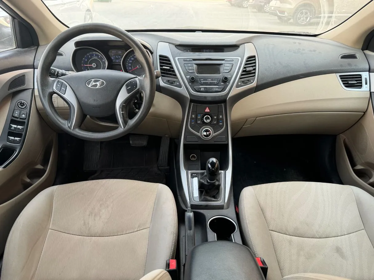 Car image 15