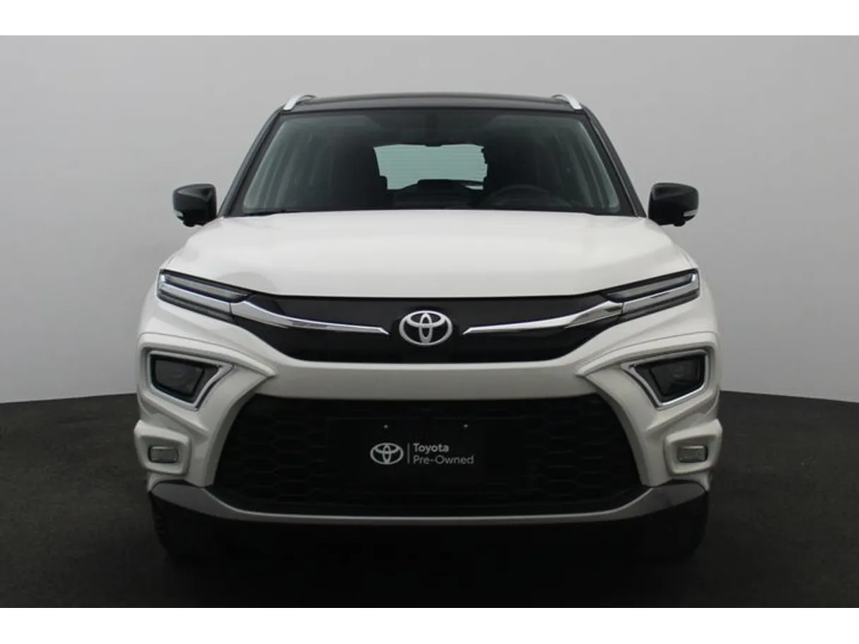 Car image 11