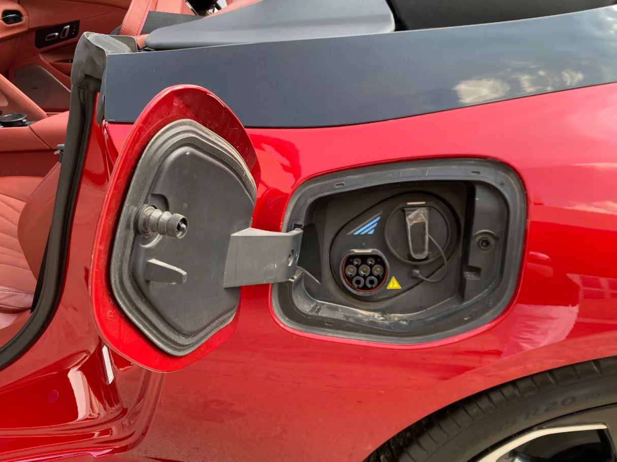 Car image 26