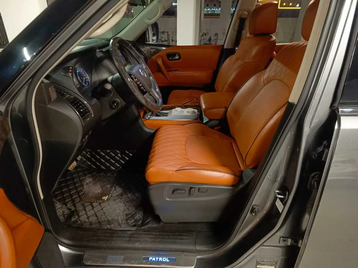 Car image 14