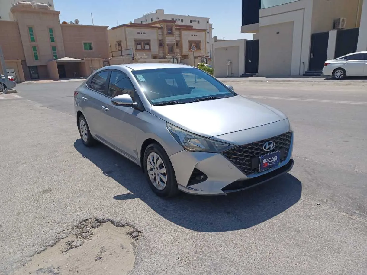 Car image 3
