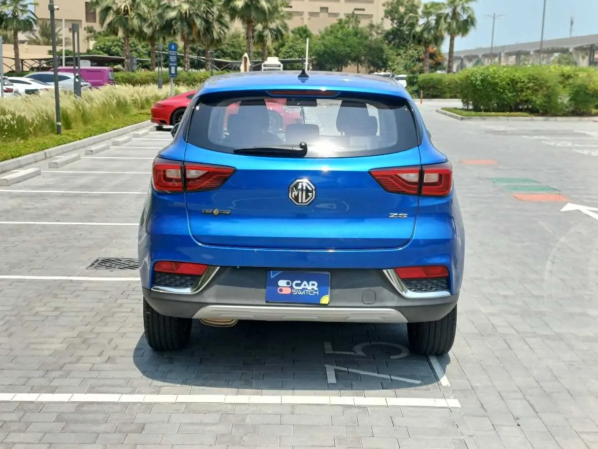 Car image 6
