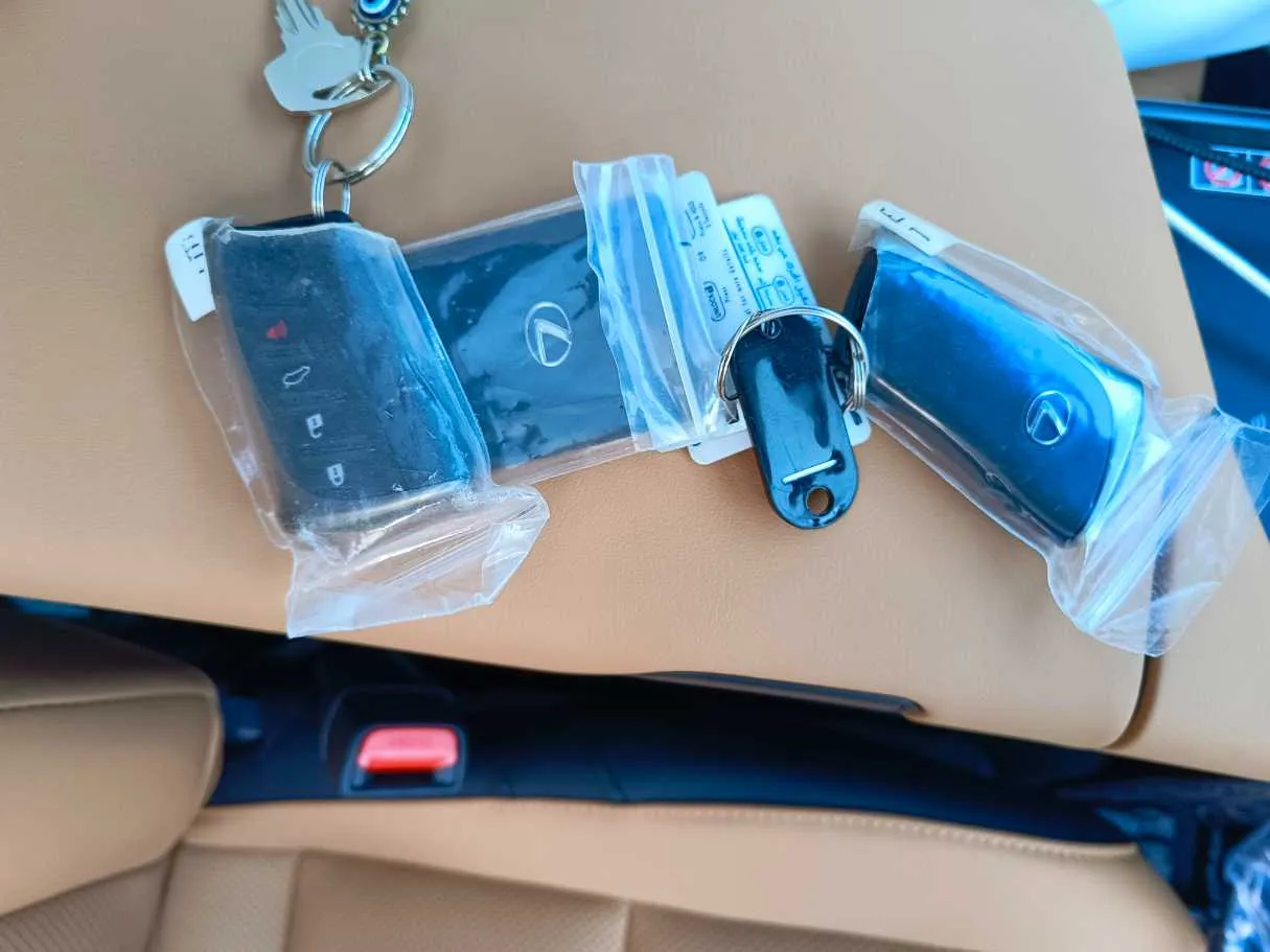 Car image 40