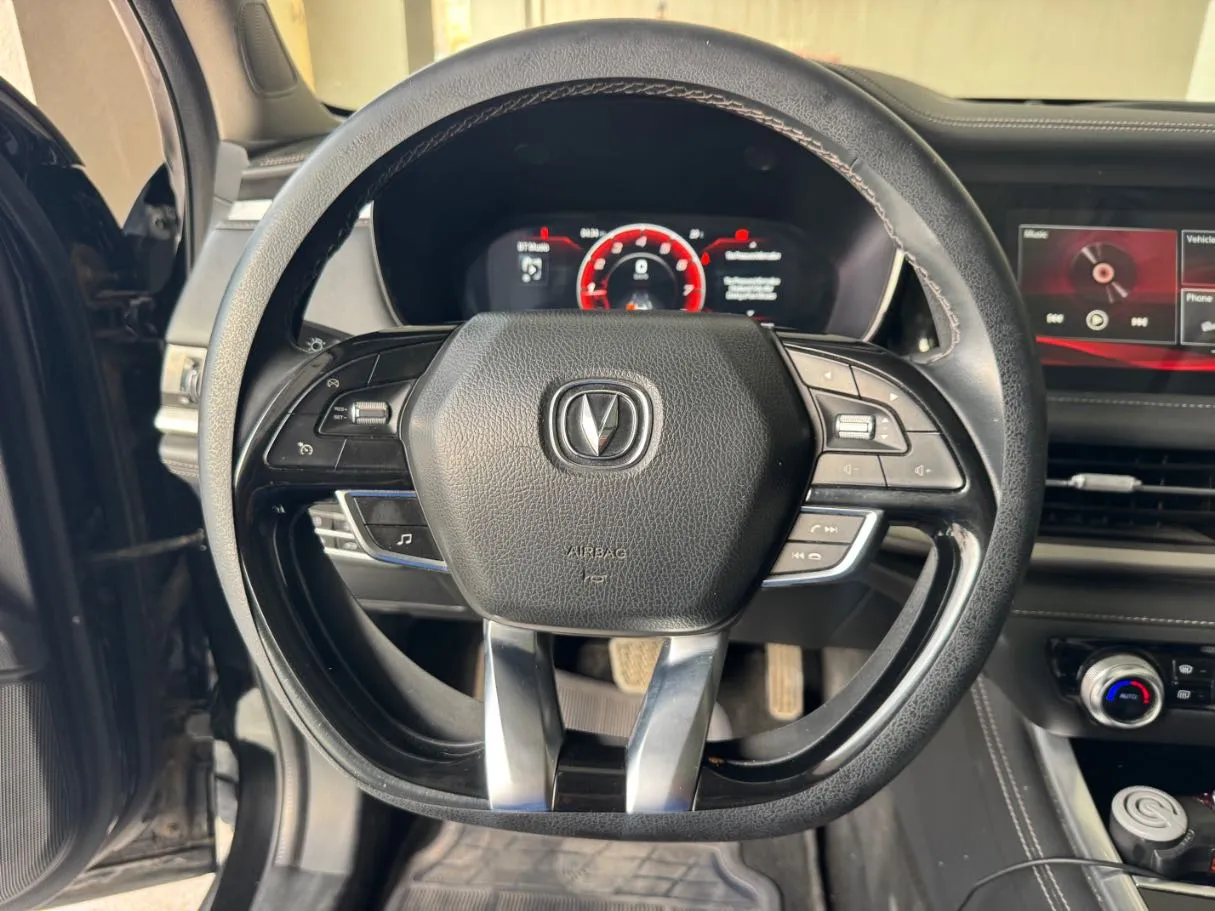Car image 17