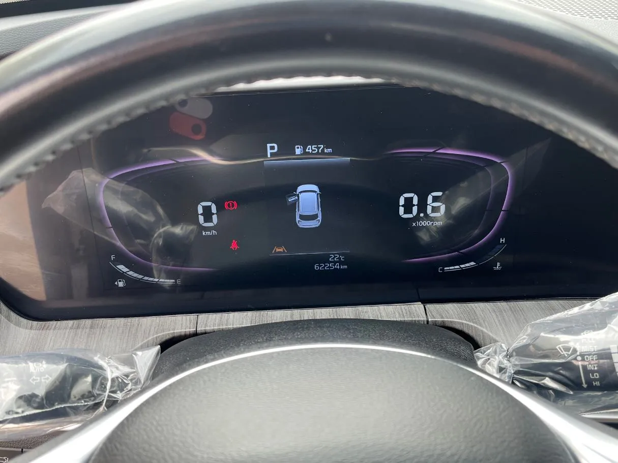 Car image 16