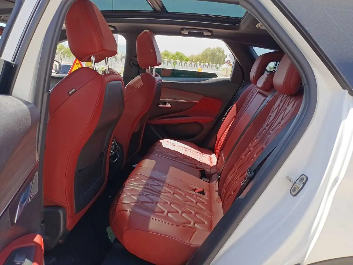 Car image 13