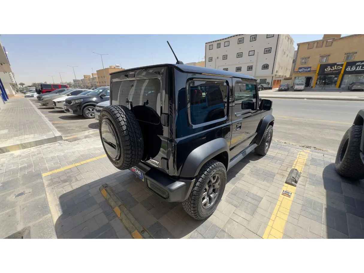 Car image 5