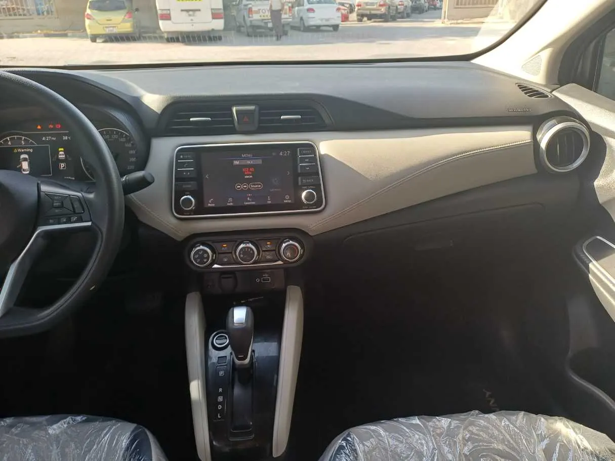 Car image 16