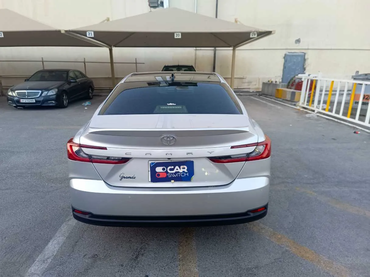 Car image 6