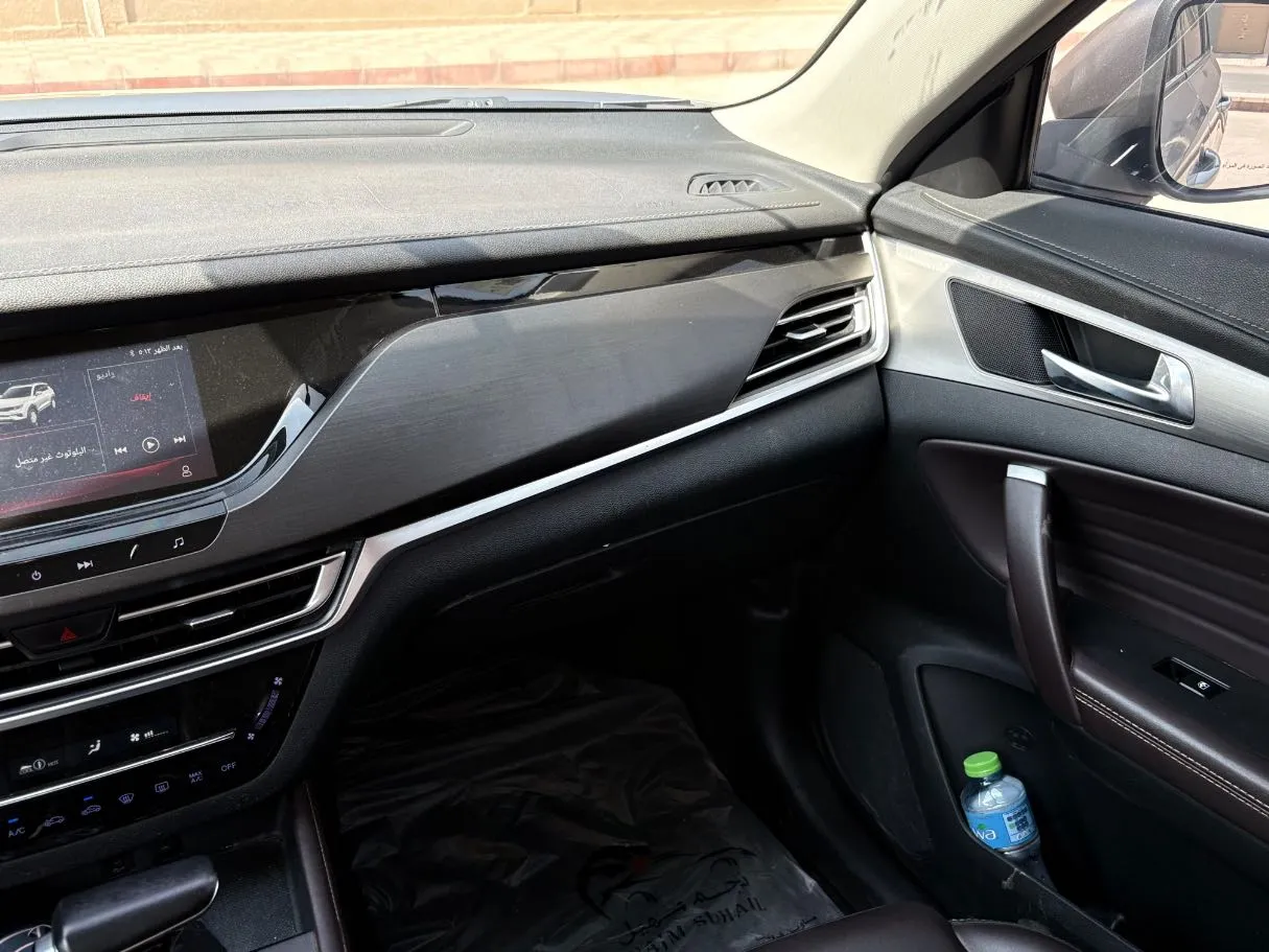 Car image 19