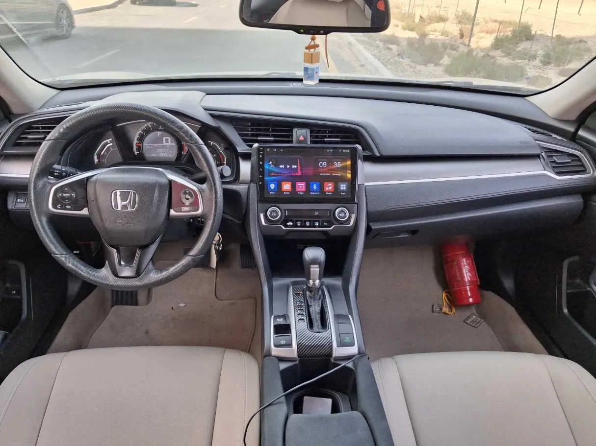 Car image 15