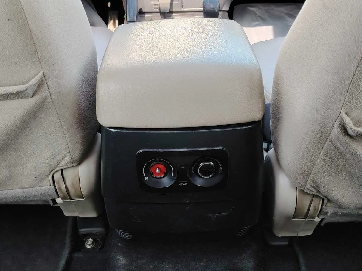 Car image 29